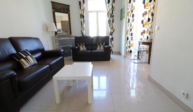 2 bedroom Forville. 8 mins from the Palais. 328