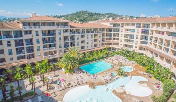 appartement les pieds dans l'eau avec piscine