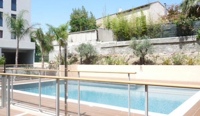 Cannes Apartment Sleeps 6 Pool Air Con WiFi