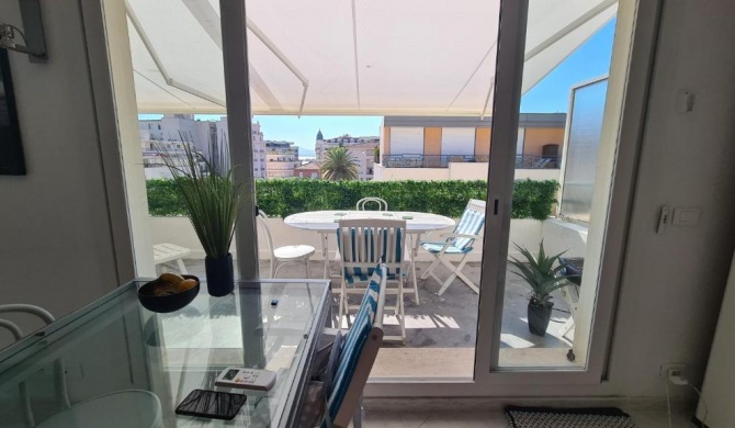 Grand Studio Terrasse 200m Cannes-Croisette