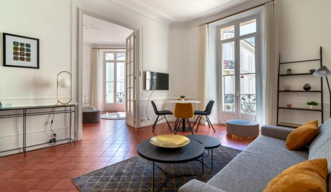 La Guitare 22 - Spacious 1 BR apartment in the center of Cannes, right behind Grand Hotel