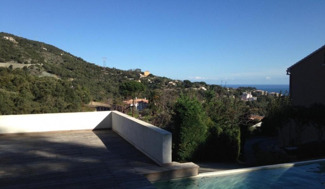 Appartement spacieux lumineux indépendant avec piscine dans villa